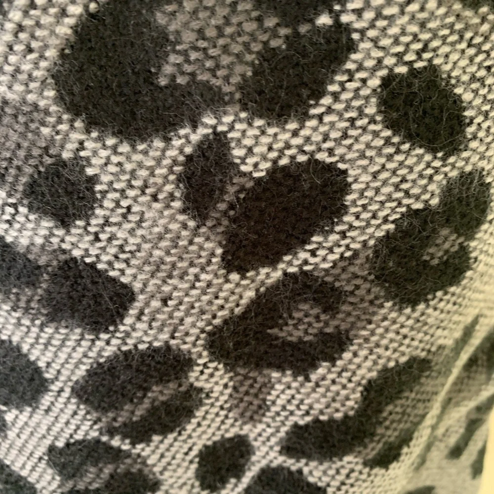 COLLECTION XIIX Leopard Woven Scarf